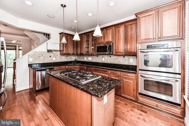 Photo - 3537 S Four Mile Run Dr