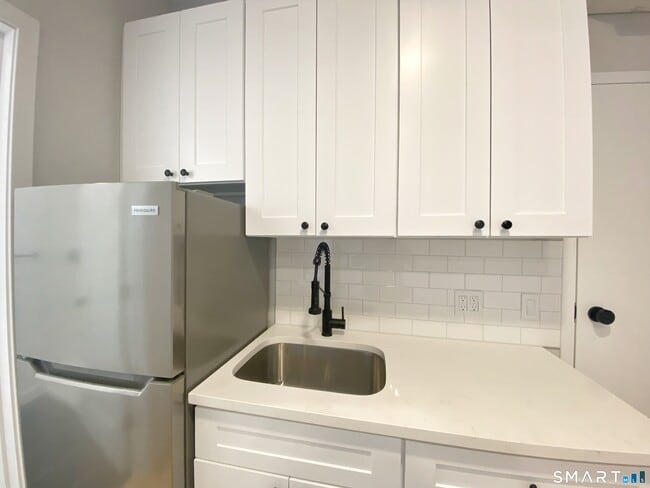 Building Photo - 51 Wall Street Unit 5