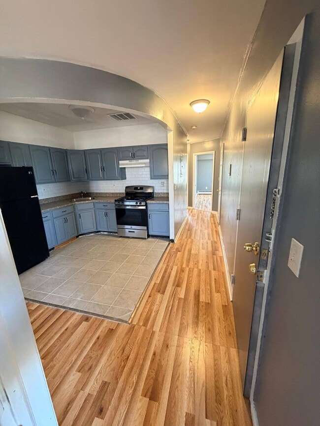 Photo - 392 Montauk Ave. Unidad 2