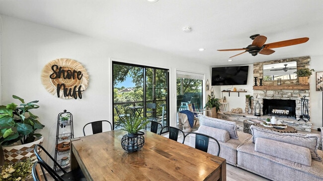 Building Photo - 1240 Canyon Springs Dr Unit ID1351232P