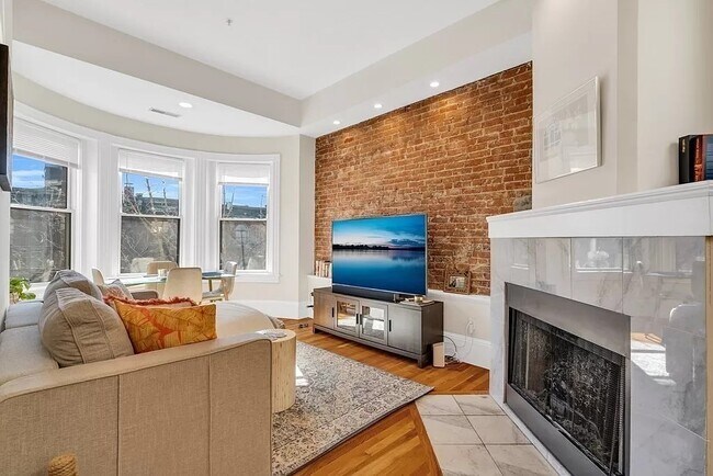 Photo - 183 Saint Botolph St Unit 4
