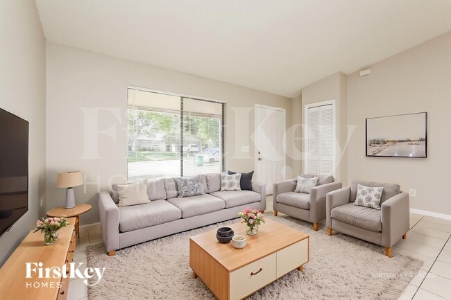 Photo - 2084 Everest St