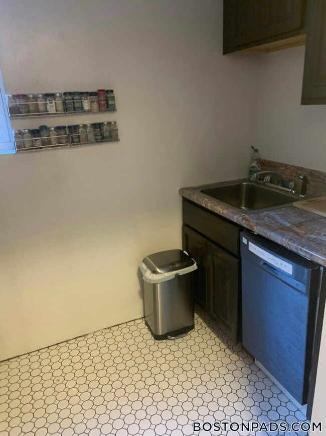 Building Photo - 111 Norway St Rental