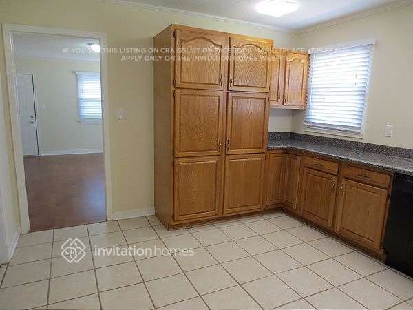 Photo - 1359 Raymond Dr