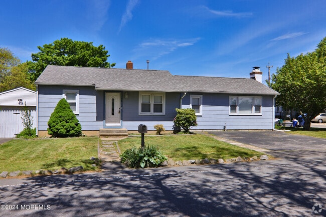 Building Photo - 68 Elm St Rental
