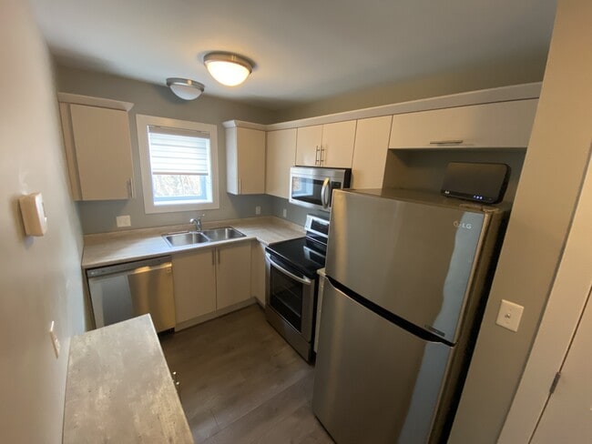 Building Photo - 4 Mitchell St Unit 4