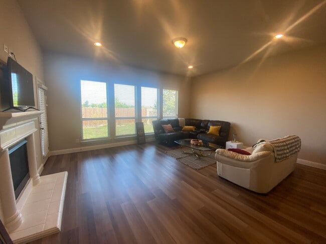 1317 Mustang Brook Ln