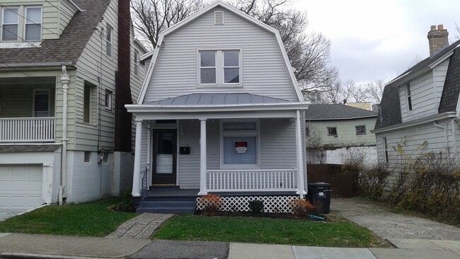 Front of House - 2348 Chickasaw St Rental