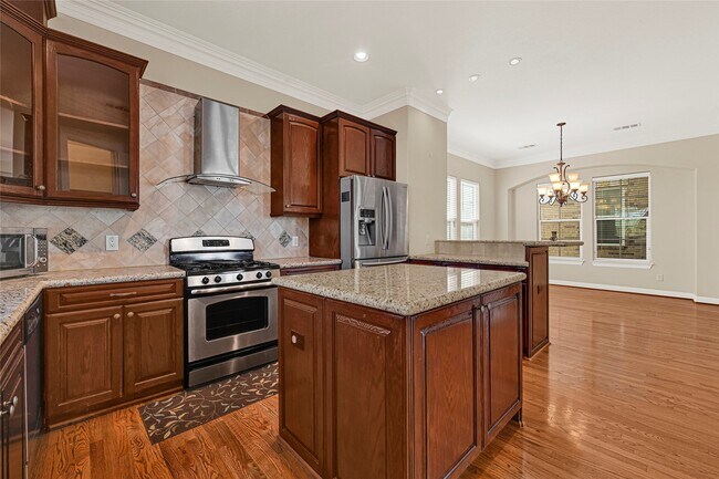 Photo - 2736 Cortlandt St