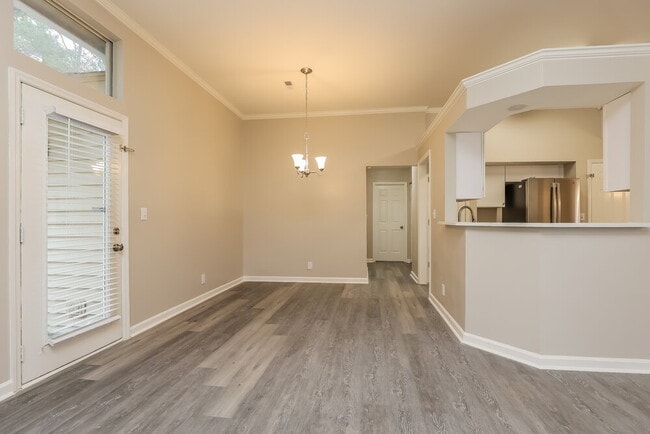 Photo - 107 Northlake Dr