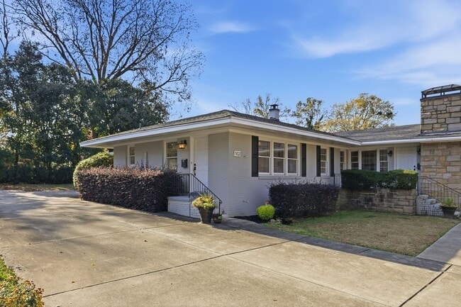 Photo - 902 New Bern Ave