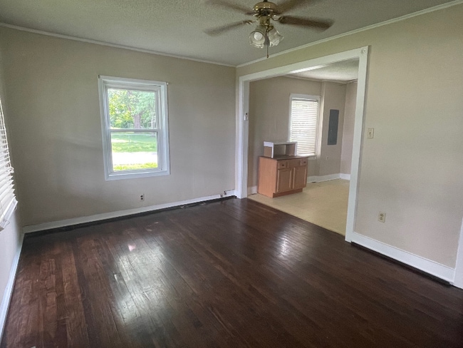 Photo - 208 E 17th St