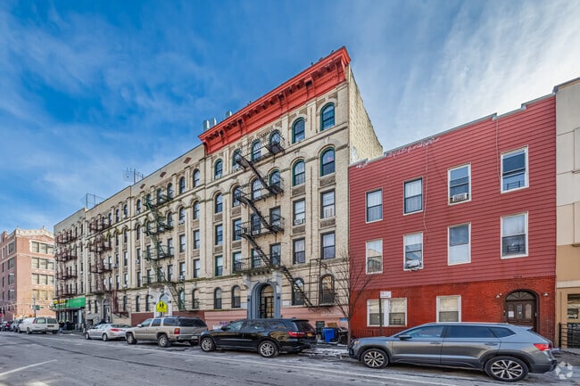206 Scholes St