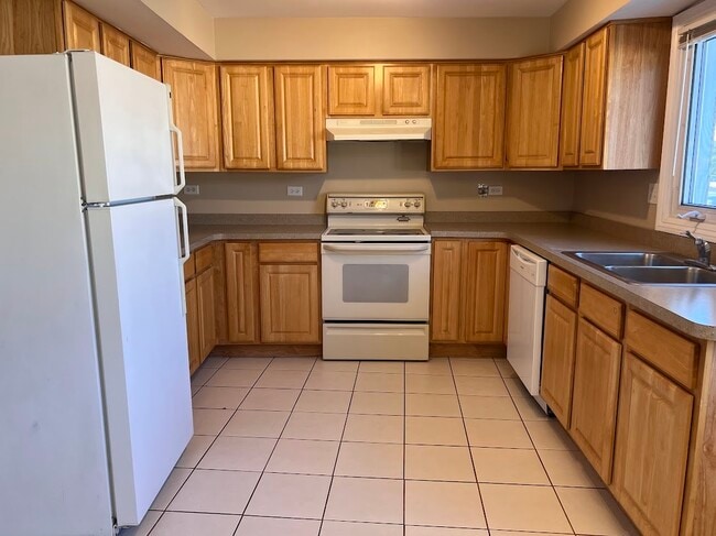 Photo - 8616 W 95th St Unit 307