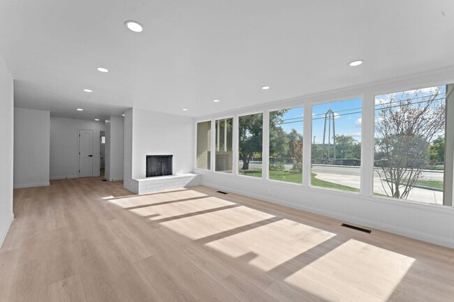 Photo - RV/trailer parking