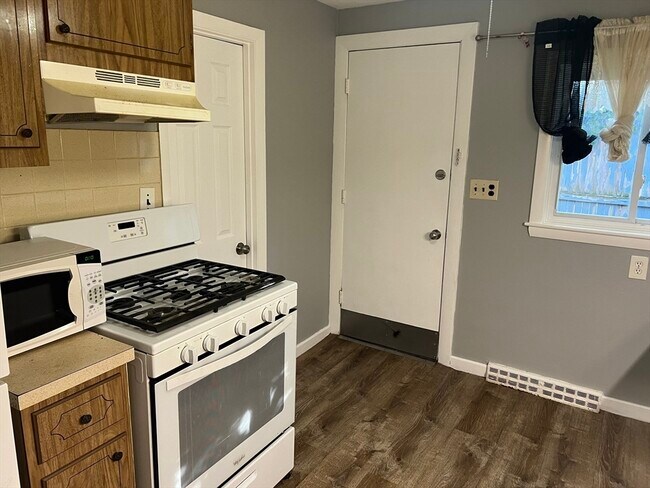 Building Photo - 55-57 Union St Unit 55