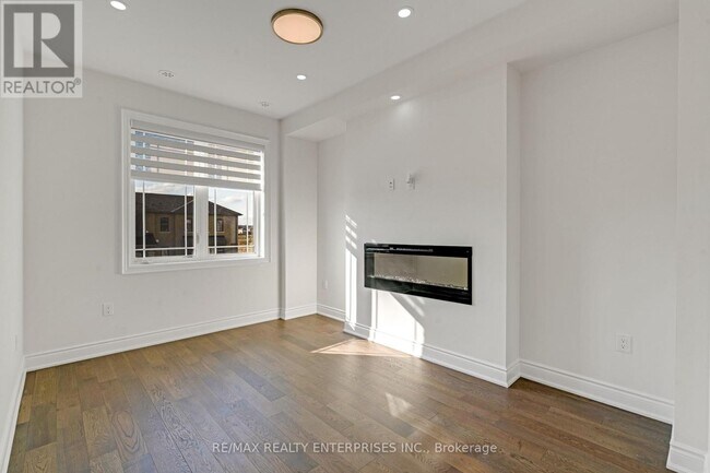 Photo - 57 Baskett St