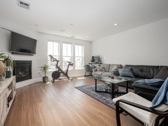 Photo - 45 L St Unit 28