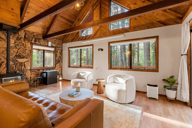 Building Photo - 30856 Thumper Dr Unit SI ID1515894P