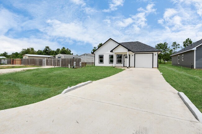 Photo - 382 Rd 5704