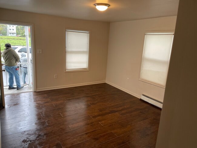 Photo - 59 Middle Rose St