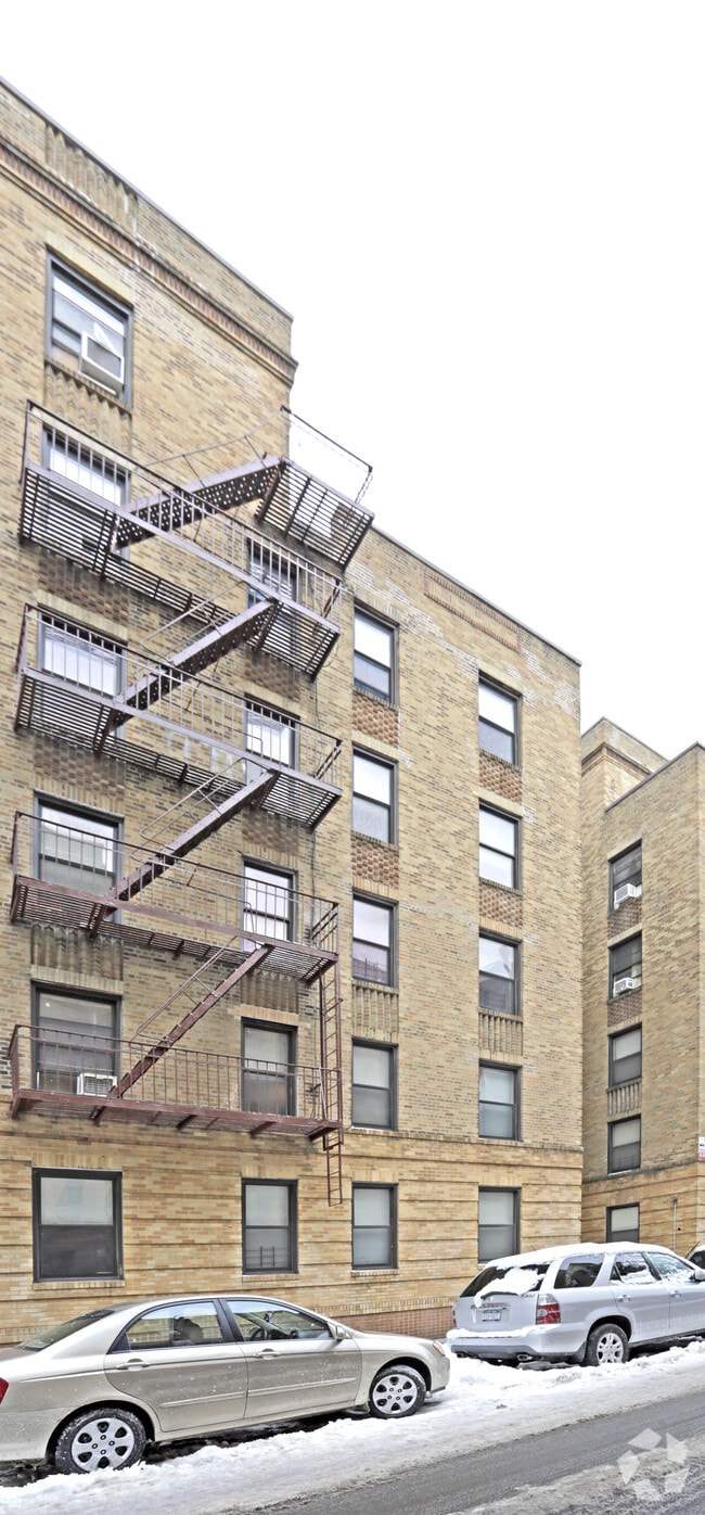 Photo - 140-71 Ash Ave