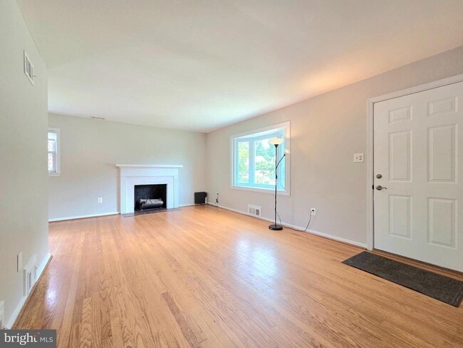 Photo - 7020 Quander Rd