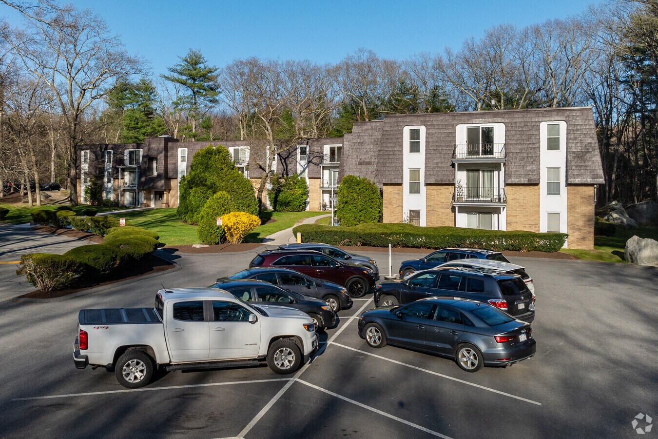 Edificio alternativo - Shadowbrook Condominiums