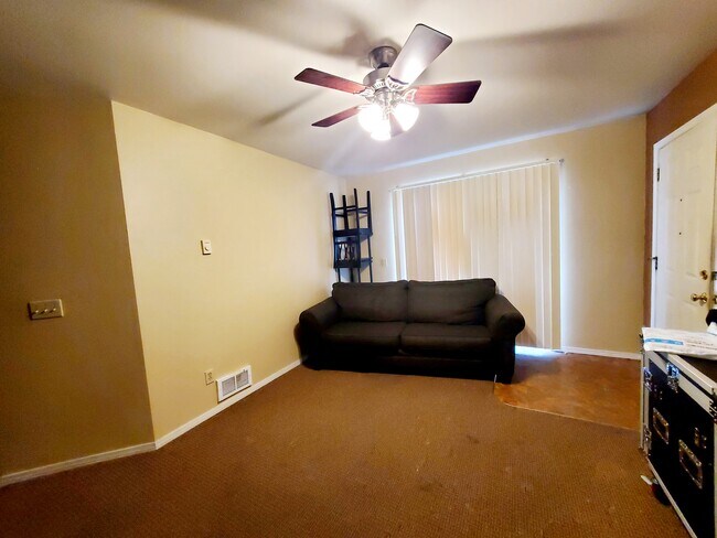 Photo - 223 Baker St Unidad 103