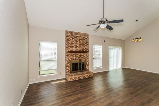 Photo - 2200 Wembley Downs Dr