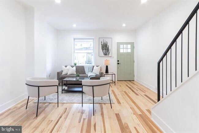 Photo - 2937 Nicholas St