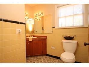 Photo - FOUR bedroom in Prime Location!