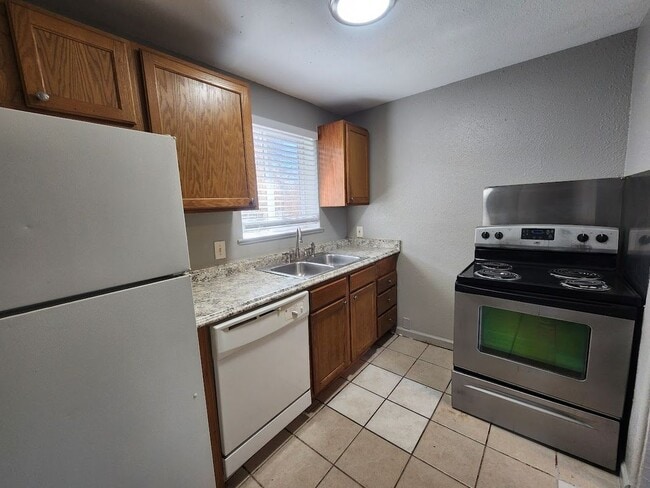 Photo - 1308 N Moline St