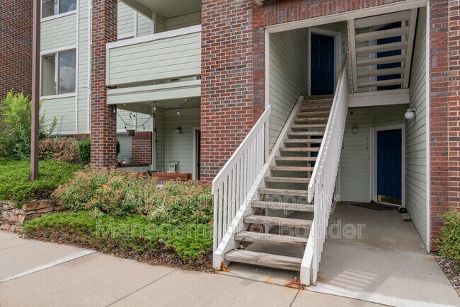Building Photo - 33 S Boulder Cir Unit 209