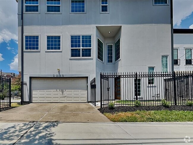Building Photo - 2215 Commonwealth St Rental