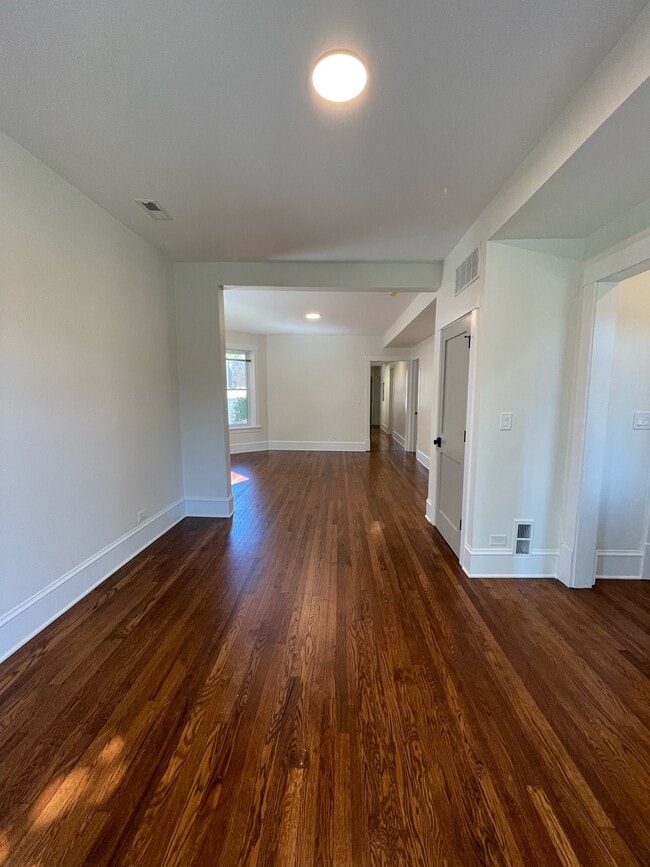 Photo - 3436 N Springfield Ave Unidad 1