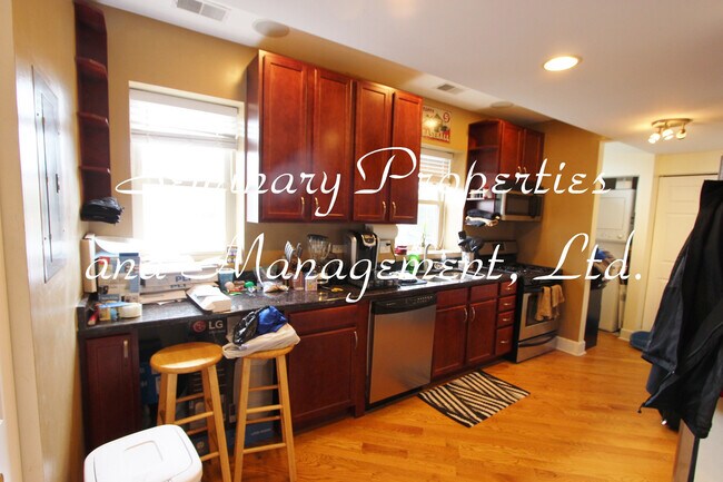 Photo - 5653-59 N. Magnolia