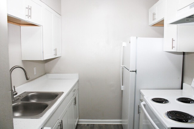 Building Photo - The Residences at Glen Oaks