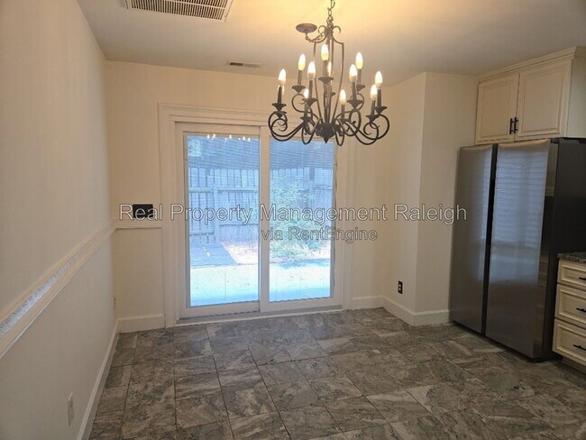 Photo - 2607 Dwight Pl