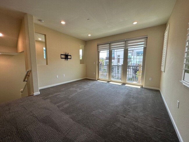 Photo - 3059 Manuel St