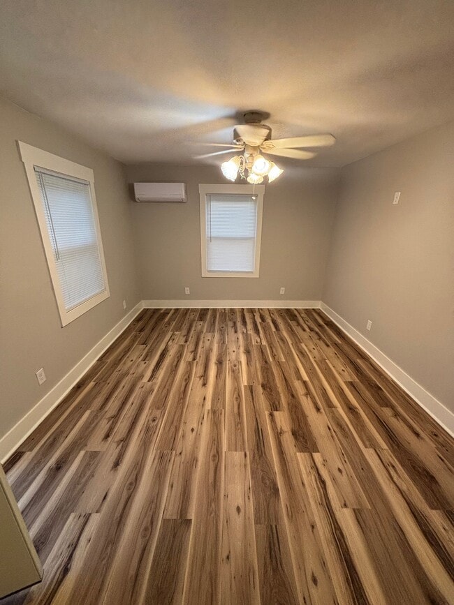 Photo - 507 Hardwick Ave