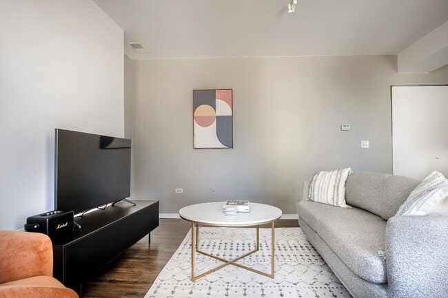 Photo - 30 E Roosevelt Rd Unit FL8-ID802