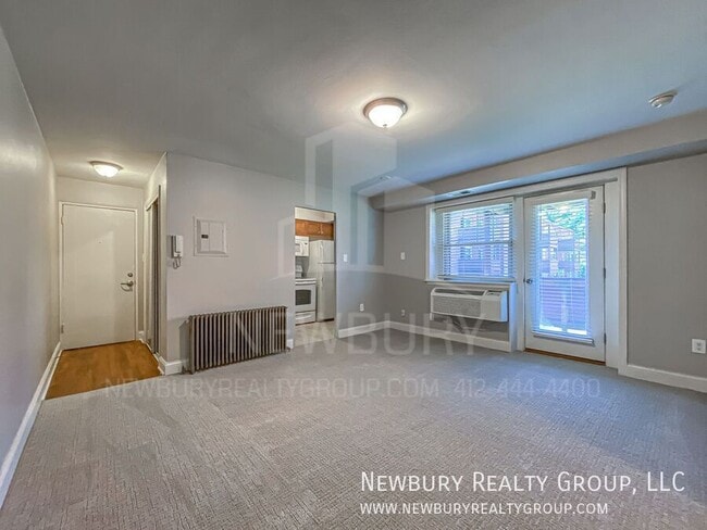 Building Photo - 104 W Steuben St Unit Apt. 1
