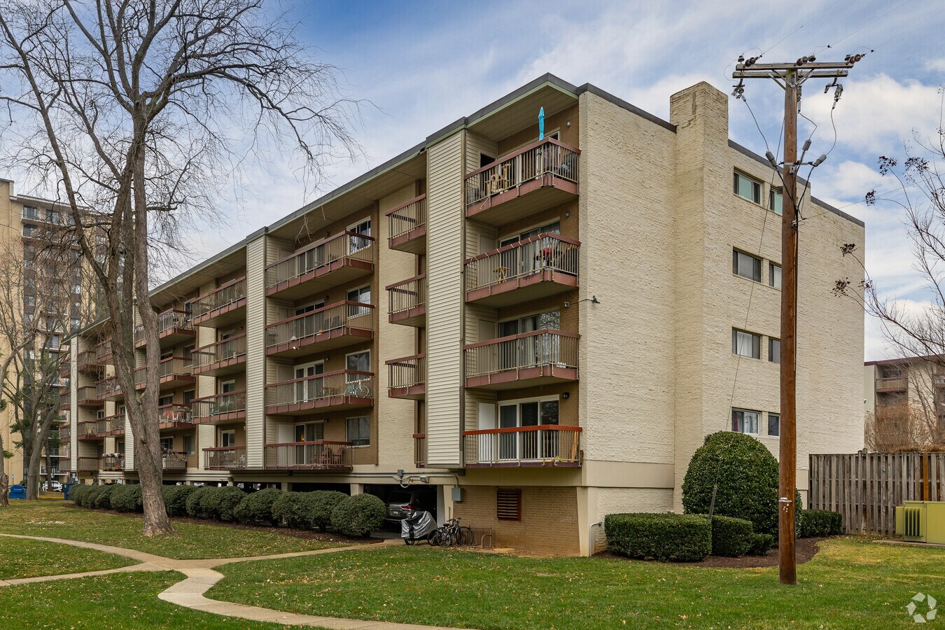 10320 Westlake Dr - West Spring