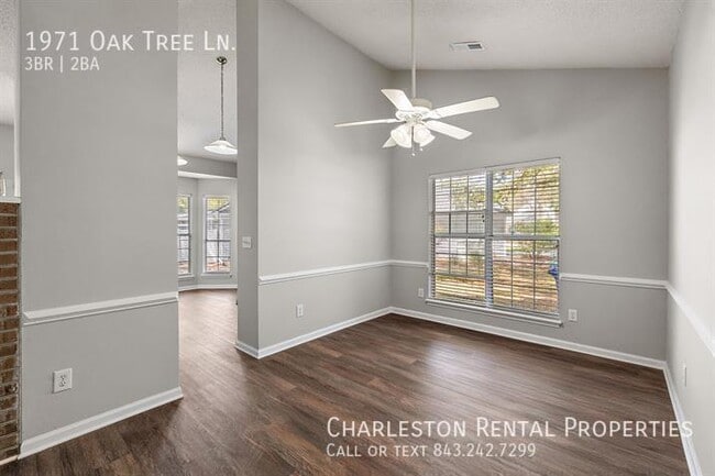 Photo - 1971 Oak Tree Ln