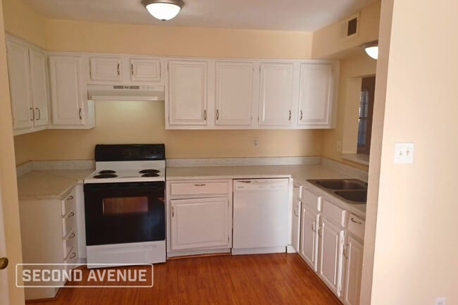 Photo - 7943 Ellinger Ln