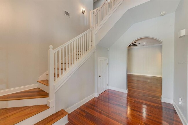 Photo - 1110 Highland St S