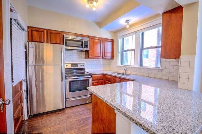 Building Photo - 7518 Cromwell Dr Rental
