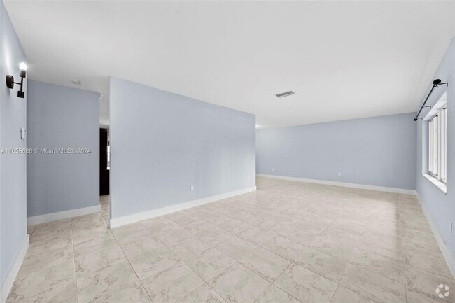 Building Photo - 8500 SW 87th Ave Rental