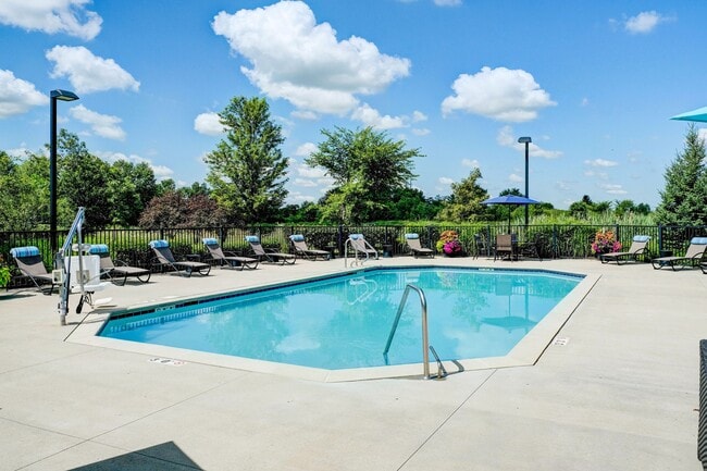 Algonquin Square Apartment Homes